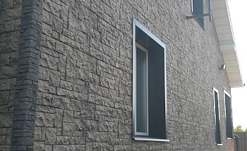 Монтаж винилового сайдинга под камень